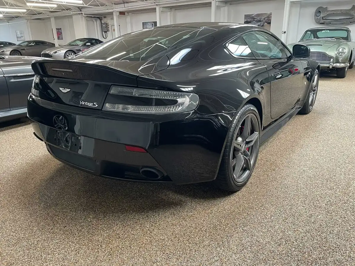 2016-aston-martin-vantage-47-v8-vantage-s-coupe-sportshift-ii-big-2