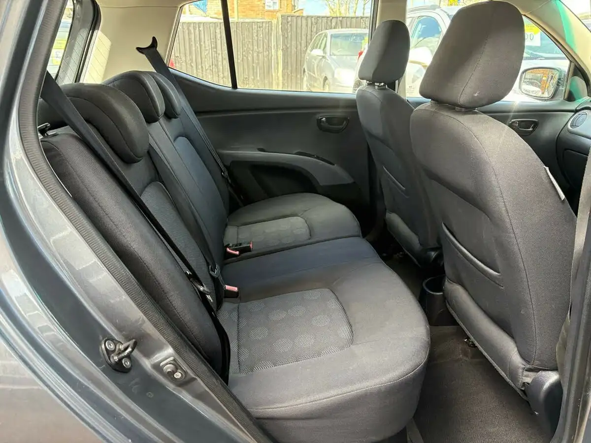 2009-hyundai-i10-12-comfort-76bhp-big-9