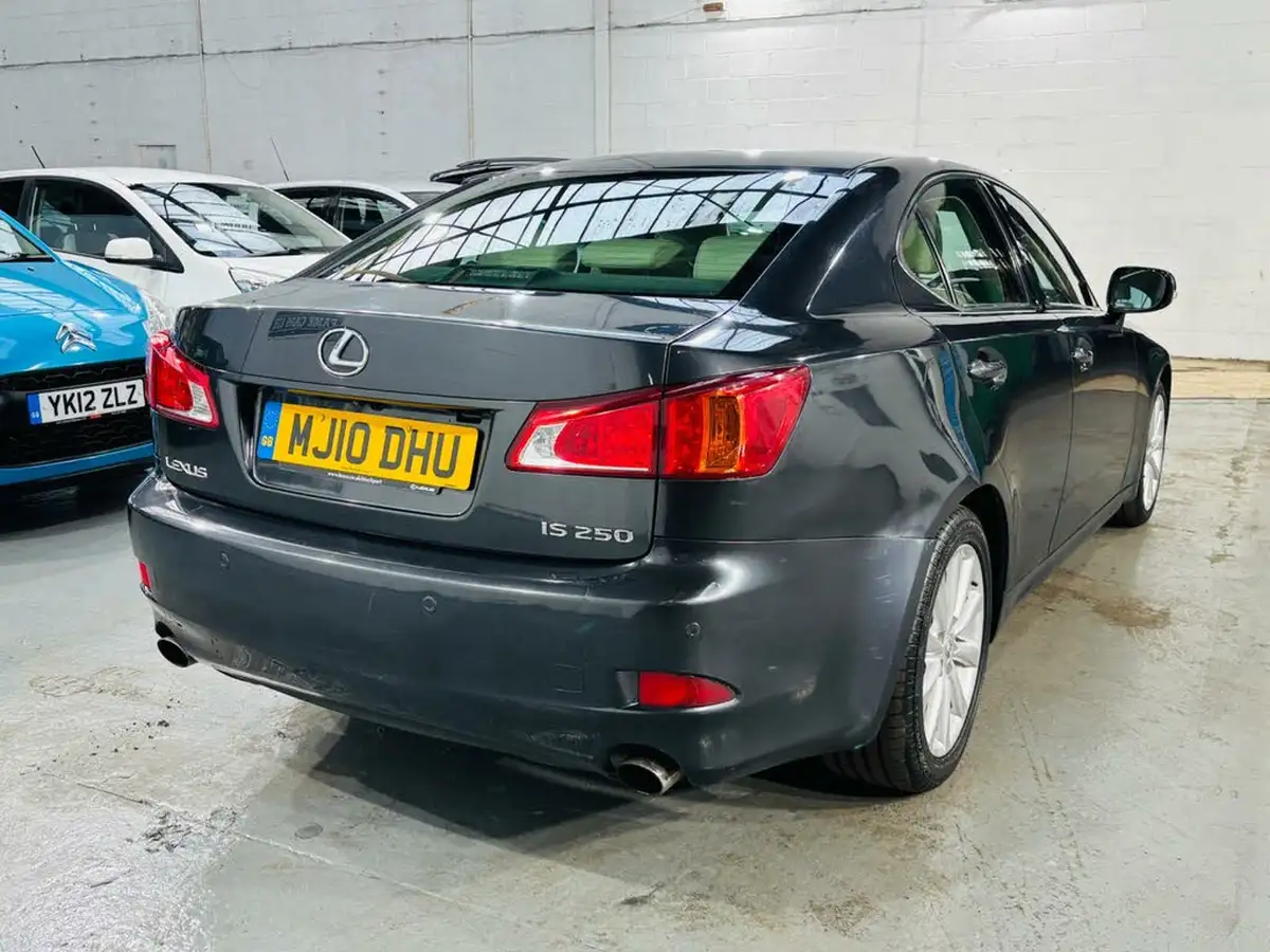2010-lexus-is-250-25-se-i-dab-saloon-4d-auto-big-4
