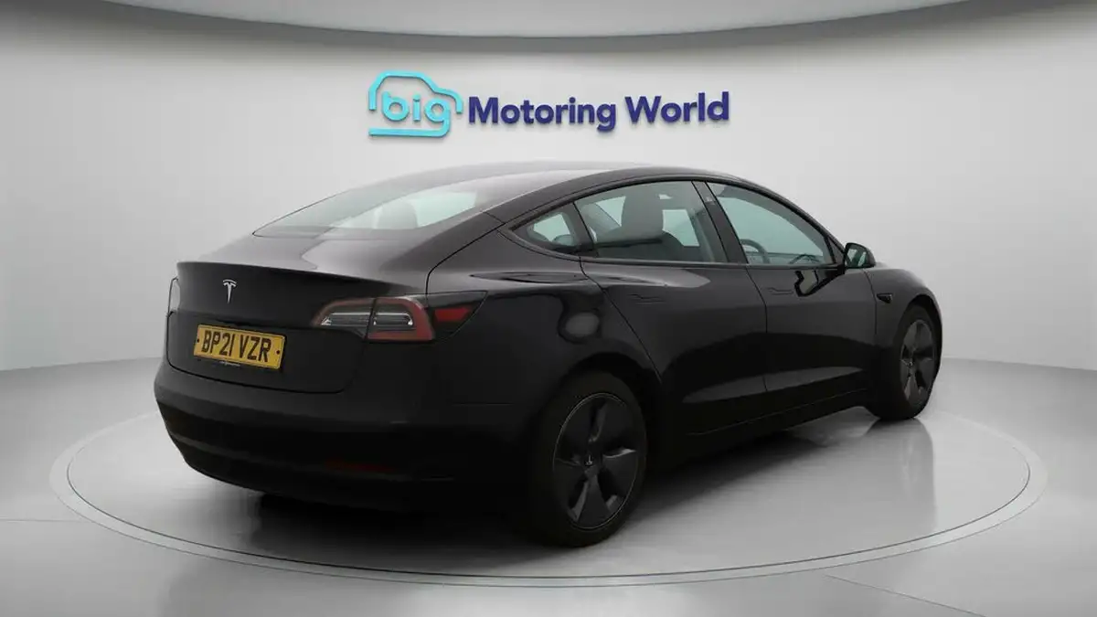 2021-tesla-model-3-e-standard-plus-big-7