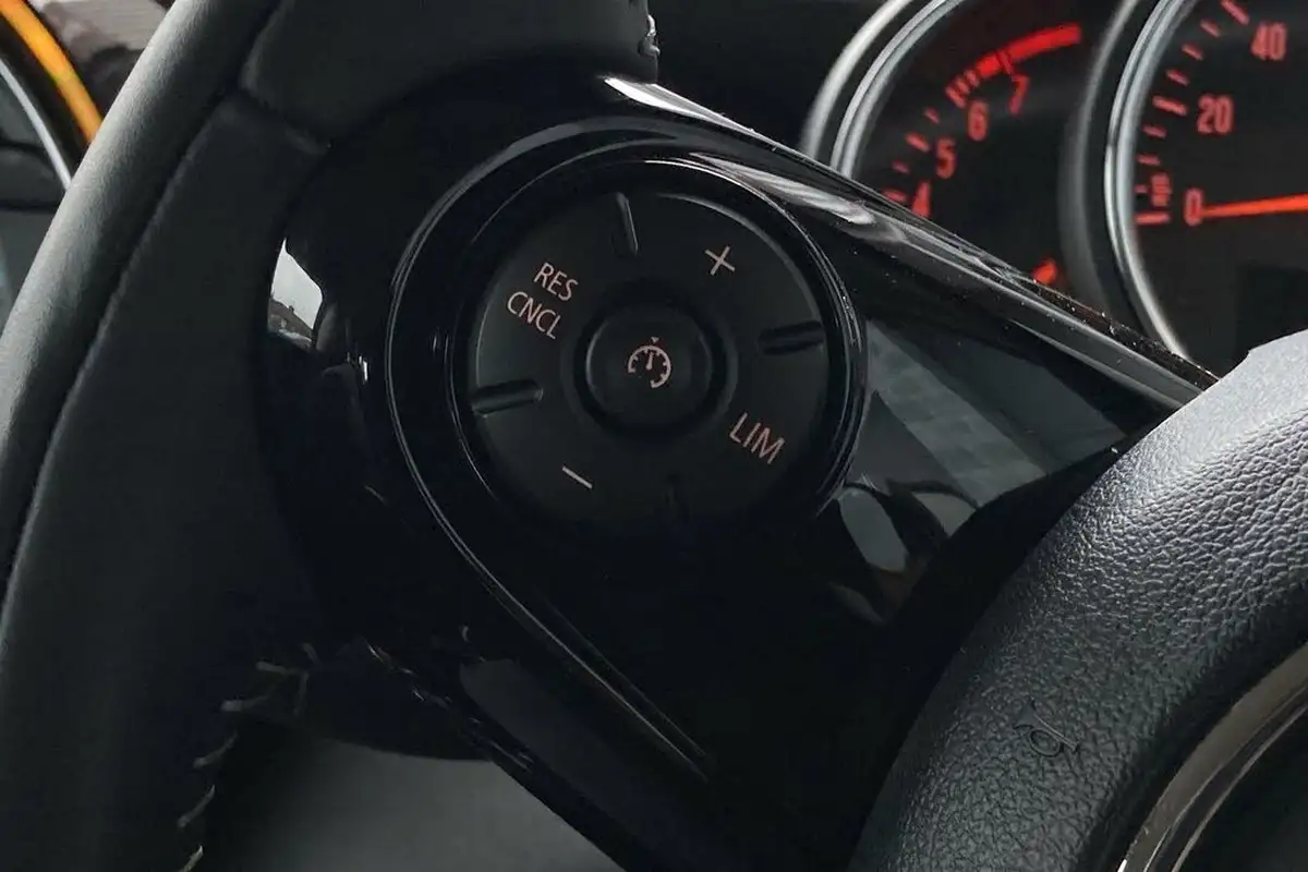 2018-mini-cooper-20-cooper-s-exclusive-ss-hatchback-3d-big-28