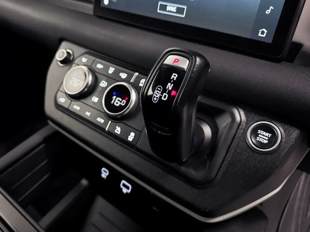 2021-land-rover-90-defender-30-d200-hard-top-standard-90-big-36