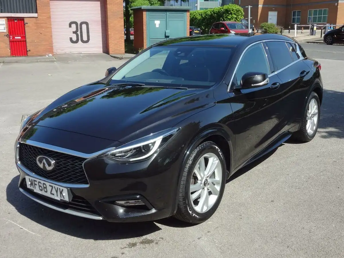 2018-infiniti-q30-16-luxe-122ps-big-4