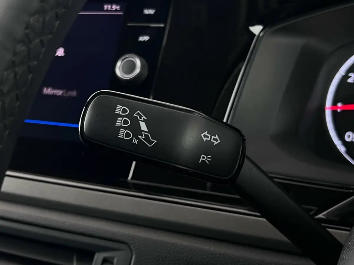 2021-volkswagen-polo-10-tsi-match-big-19