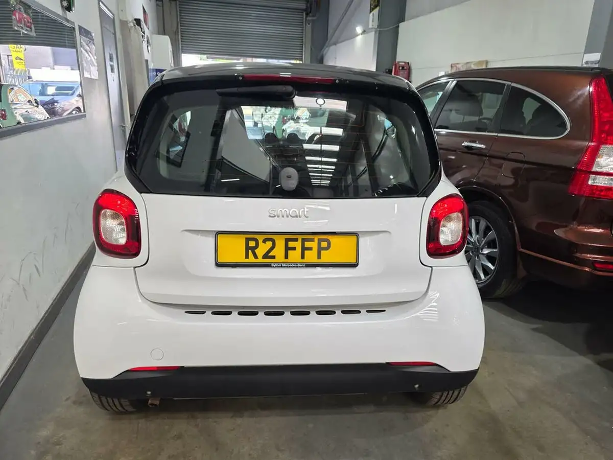 2016-smart-fortwo-10-passion-70bhp-ss-coupe-twinamic-big-5
