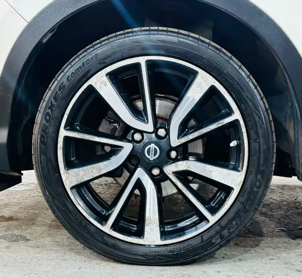 2015-nissan-qashqai-15dci-tekna-big-25