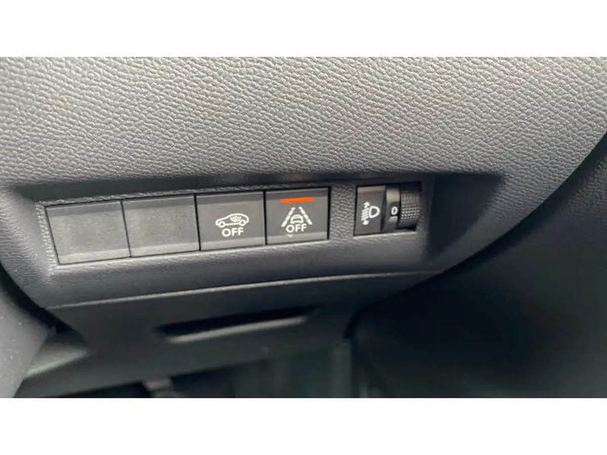 2021-peugeot-208-12-puretech-allure-premium-100bhp-big-36