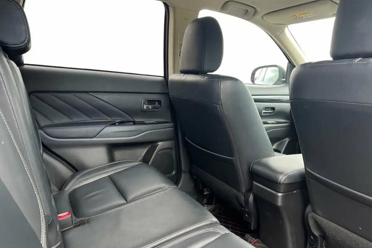 2018-mitsubishi-outlander-22di-d-4-leather-auto-big-7