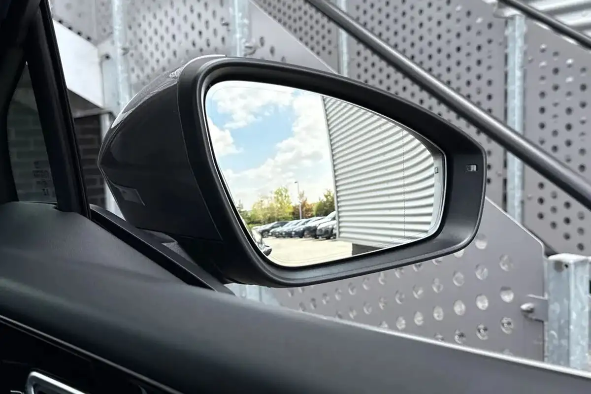 2024-audi-q4-e-tron-45e-s-line-sportback-auto-big-58