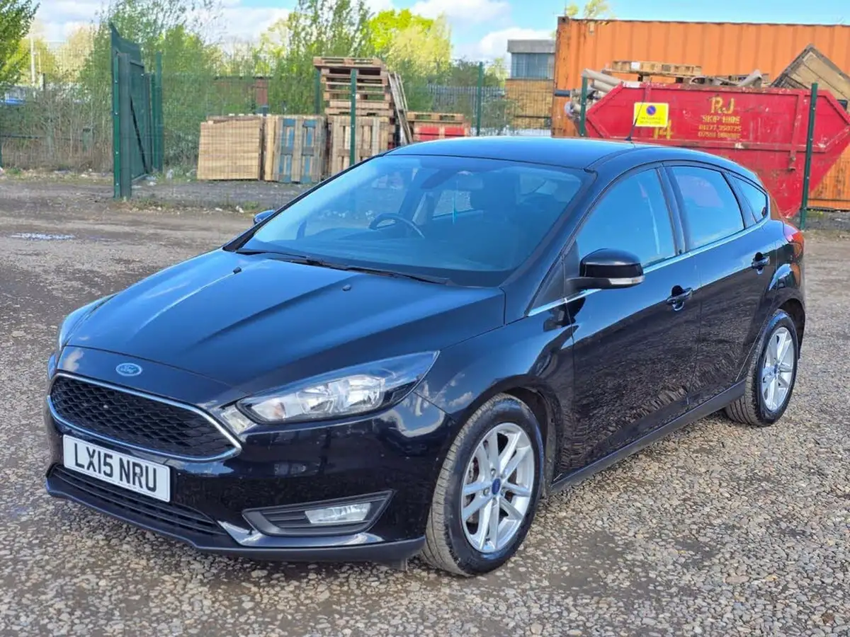 2015-ford-focus-16-zetec-hatchback-big-7