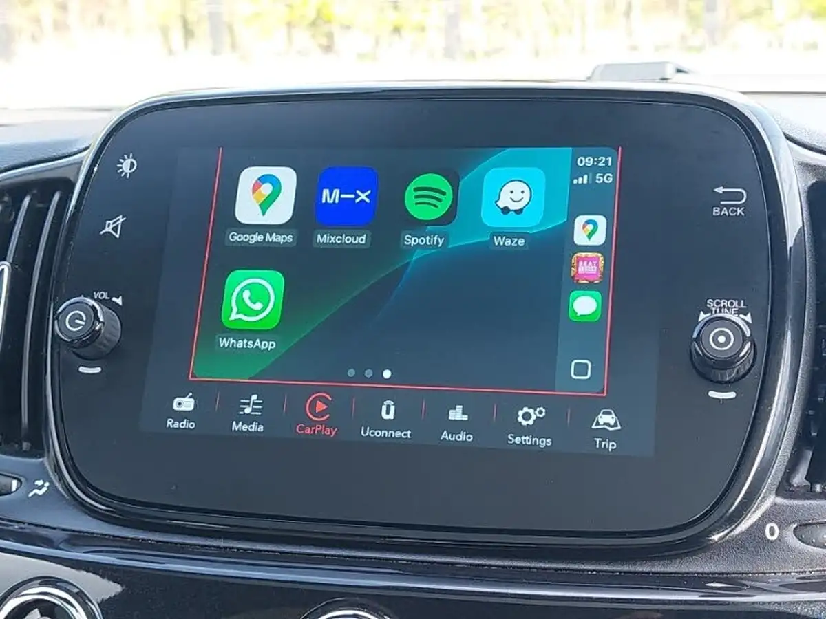 2021-fiat-500-10-dolcevita-big-14