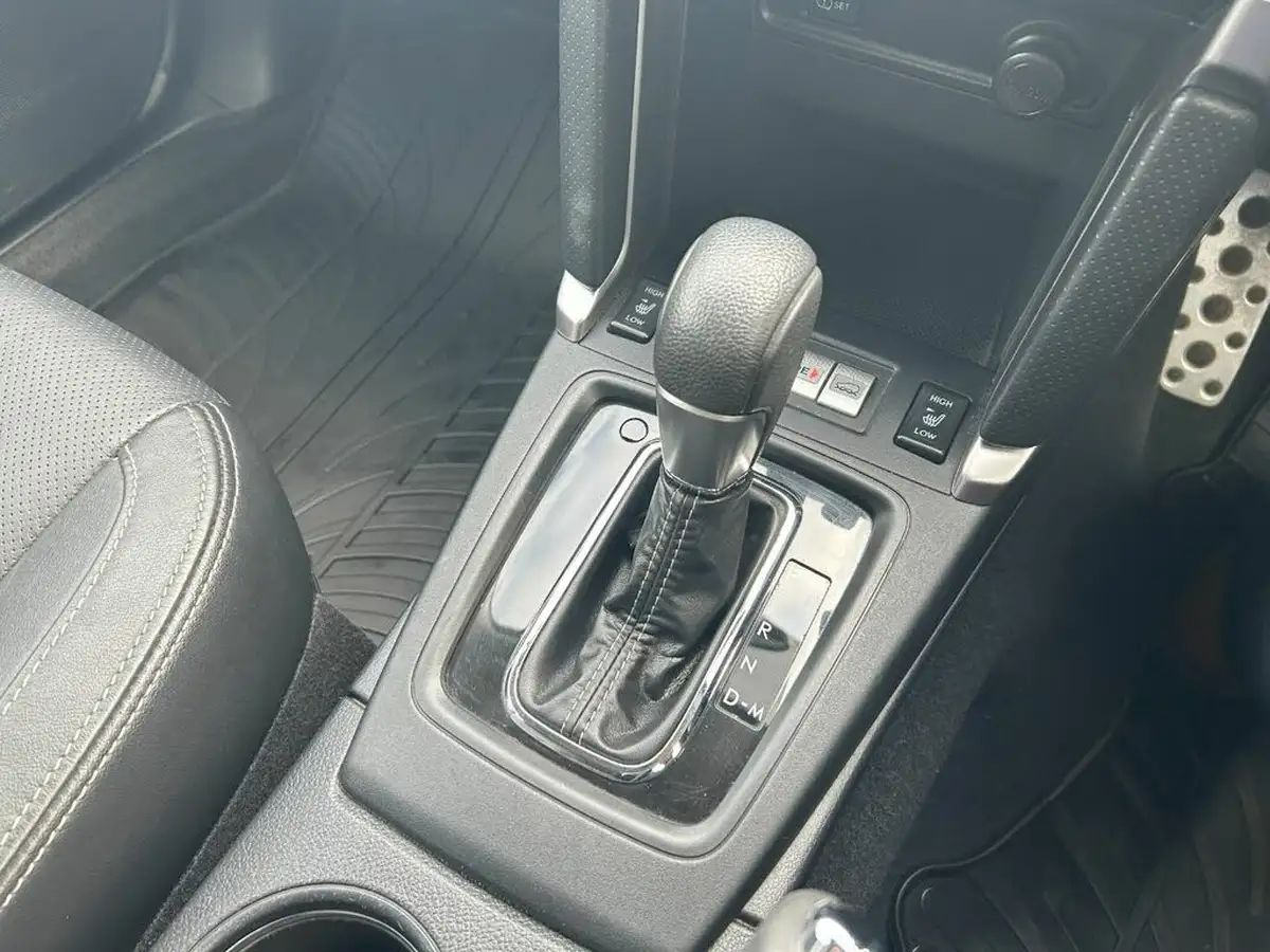 2016-subaru-forester-big-27