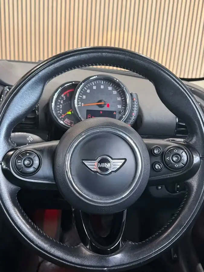2017-mini-clubman-20td-cooper-d-black-ss-big-15