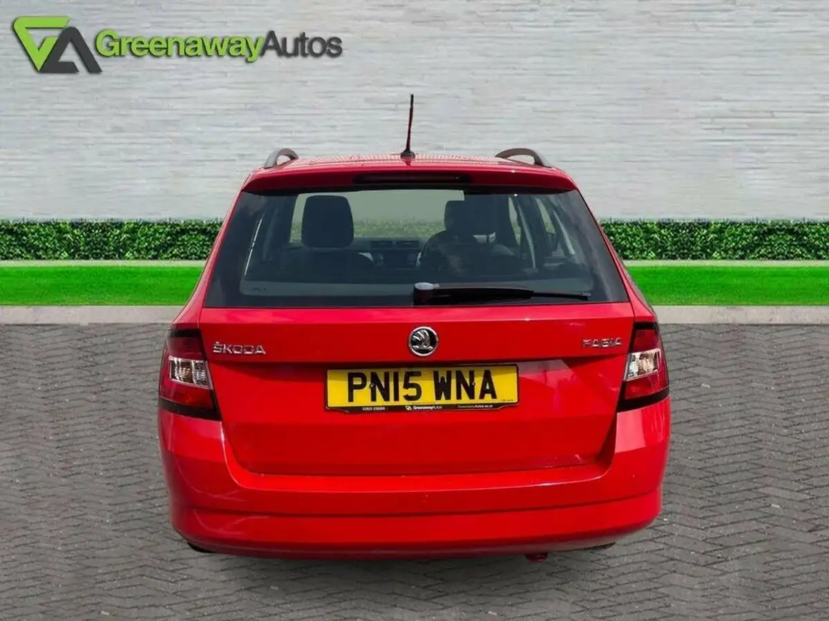 2015-skoda-fabia-12-se-111ps-ss-estate-1197cc-big-6