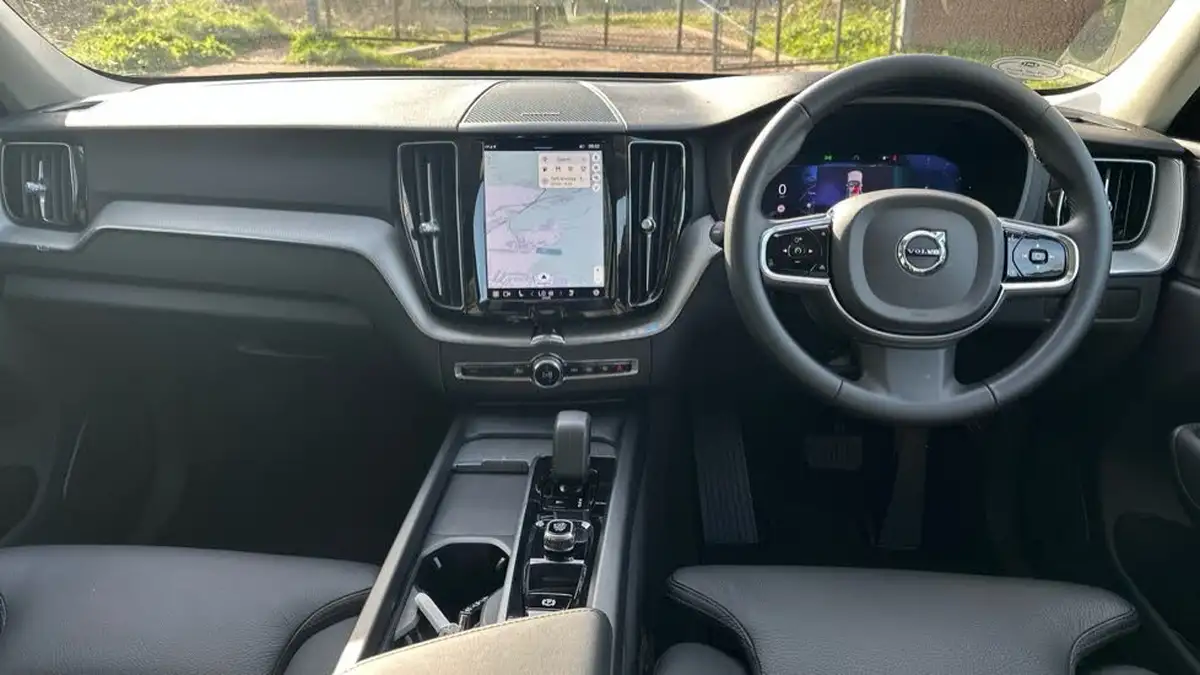 2023-volvo-xc60-20td-b4-plus-big-19