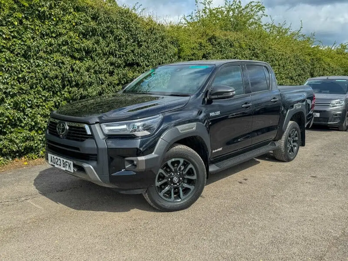 2023-toyota-hi-lux-28d-4d-invincible-x-2754cc-auto-big-0