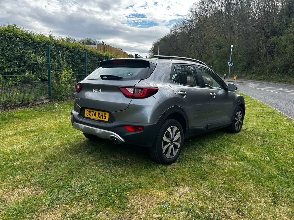 2024-kia-stonic-10-t-gdi-2-98bhp-dct-big-2
