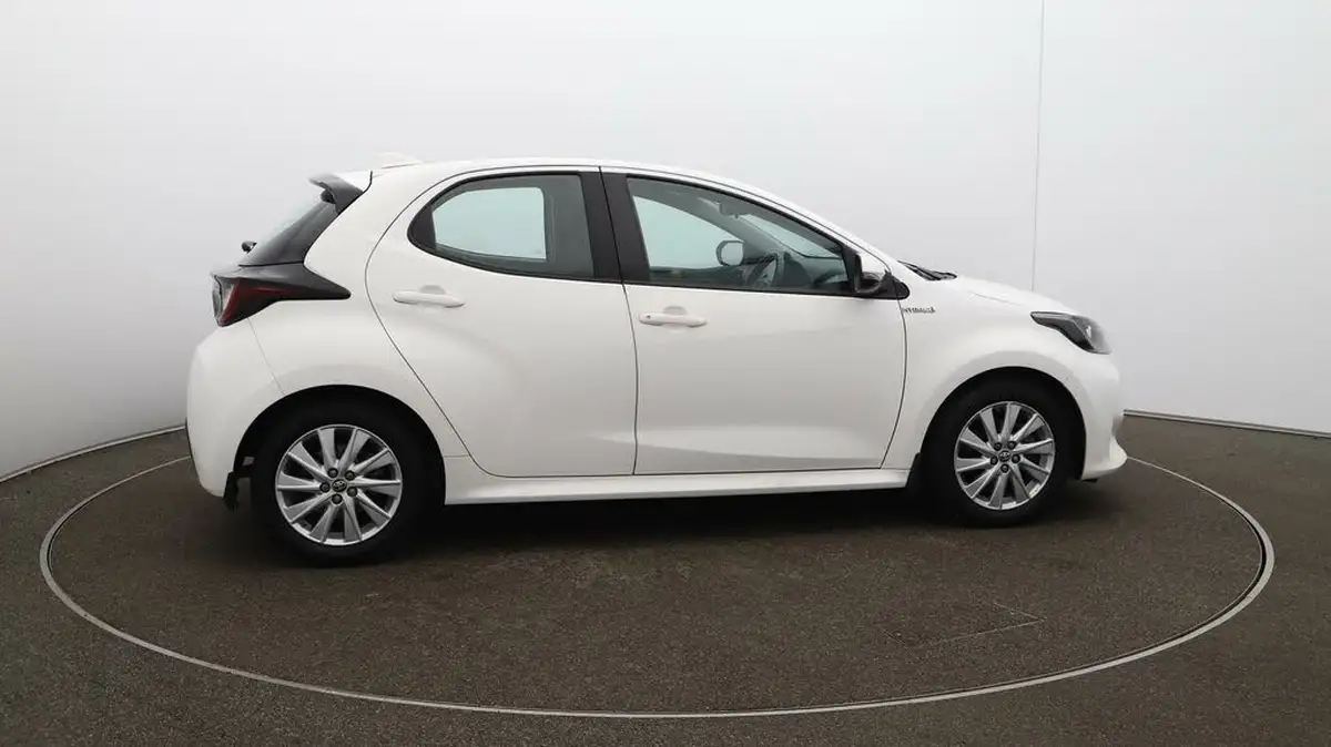 2021-toyota-yaris-15-vvt-i-icon-114bhp-hybrid-1490cc-e-cvt-big-8