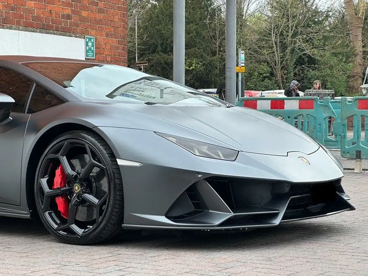 2019-lamborghini-huracan-52-evo-coupe-big-19