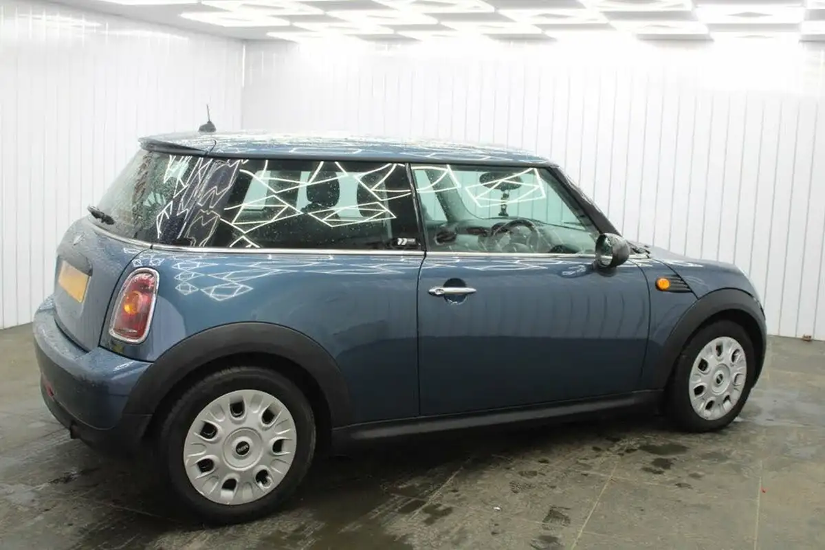 2010-mini-cooper-14-first-75bhp-big-7