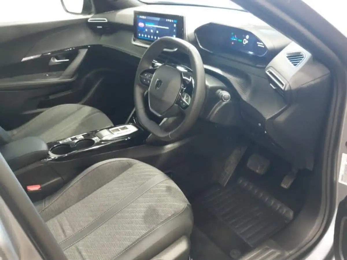 2024-peugeot-2008-suv-e-allure-136ps-50kwh-big-17