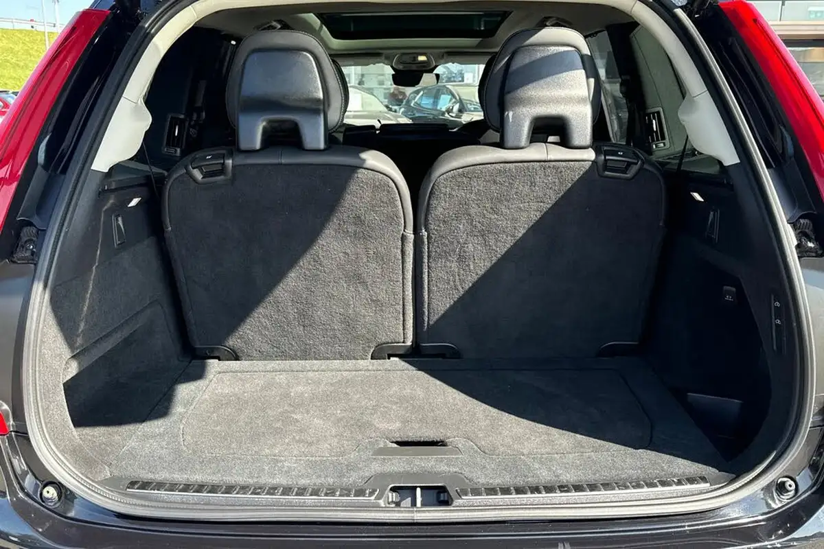 2024-volvo-xc90-20-t8-ultimate-dark-big-36