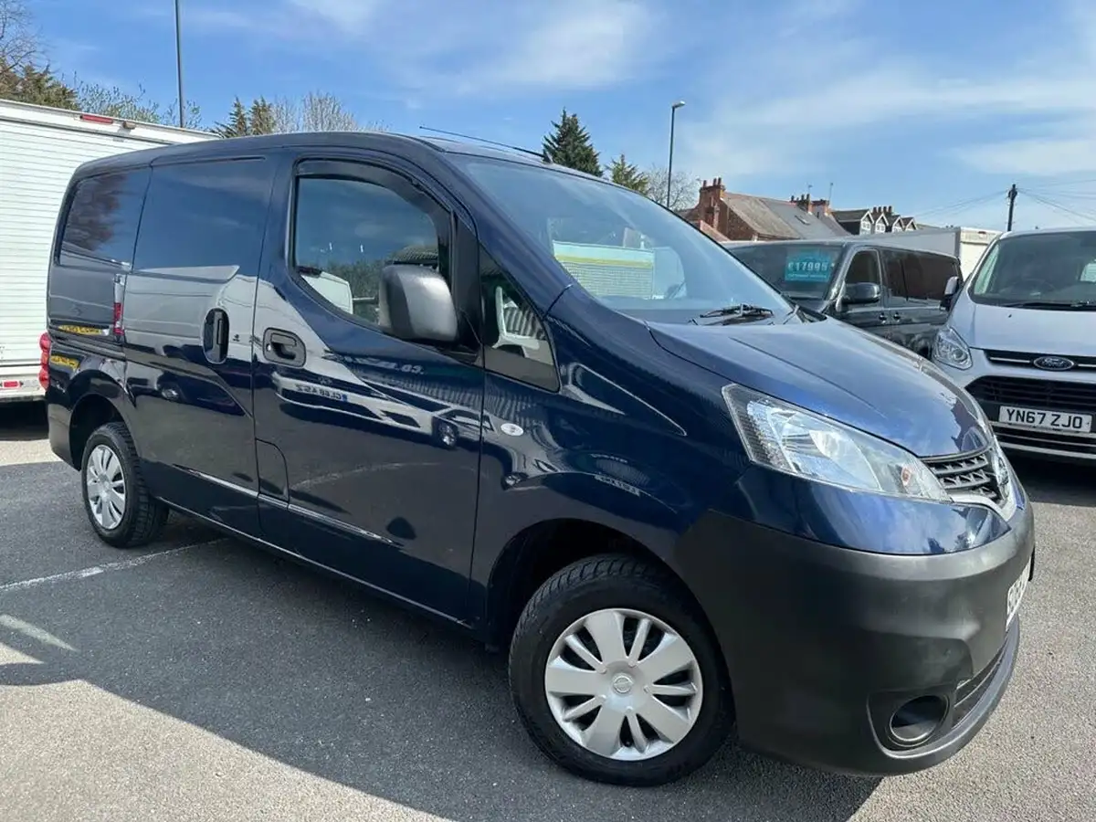 2019-nissan-nv200-15td-acenta-89bhp-crewcab-van-big-22