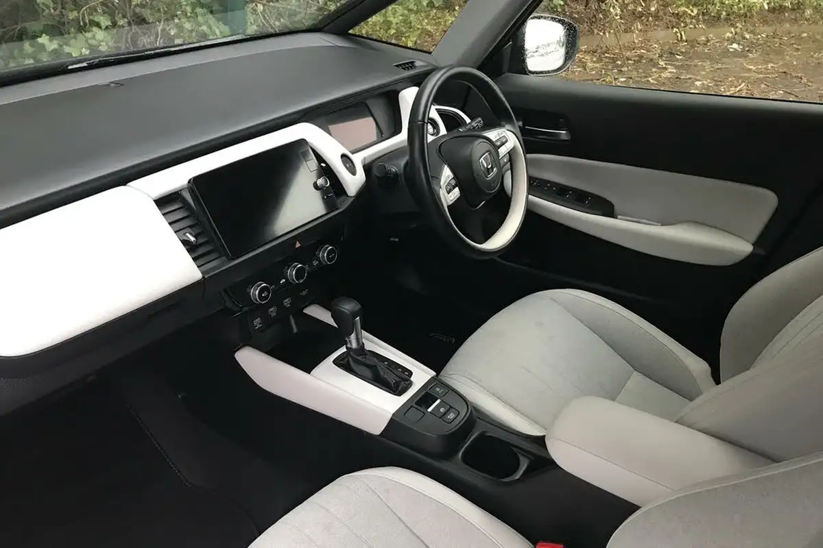 2022-honda-jazz-15-i-mmd-ex-107ps-big-1