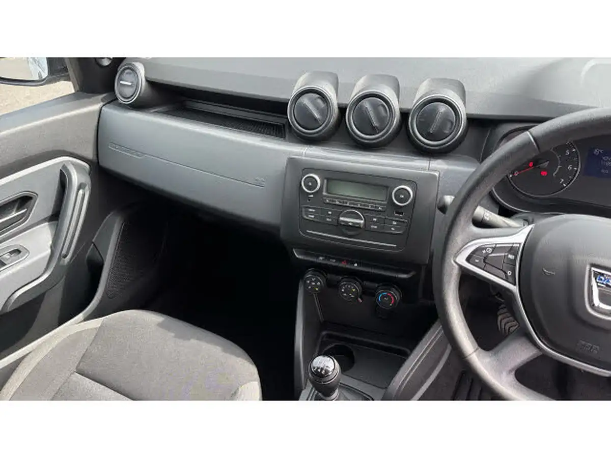 2021-dacia-duster-10-tce-essential-100bhp-ss-station-wagon-5d-big-13