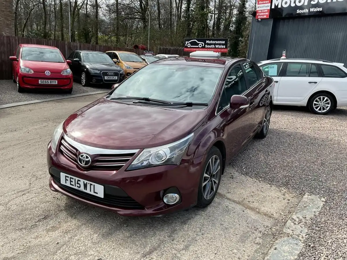 2015-toyota-avensis-20td-icon-business-edition-saloon-4d-big-33