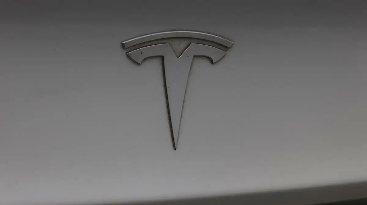 2020-tesla-model-3-e-long-range-big-20