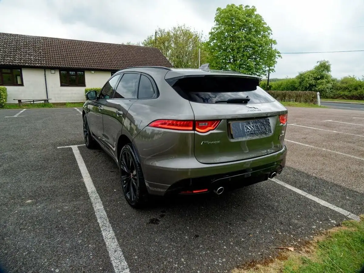 2018-jaguar-f-pace-30td-s-awd-big-18