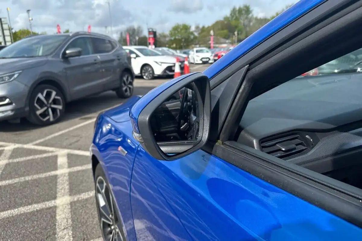 2018-ford-focus-10t-st-line-x-125ps-hatchback-big-28