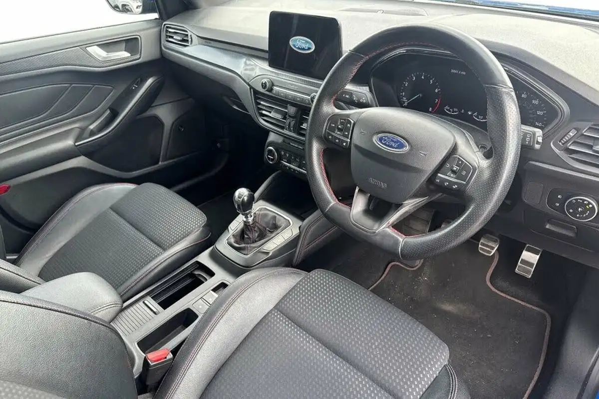 2018-ford-focus-10t-st-line-x-125ps-hatchback-big-6