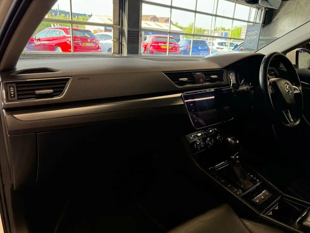 2018-skoda-superb-20tdi-scr-se-l-executive-150ps-estate-dsg-big-30