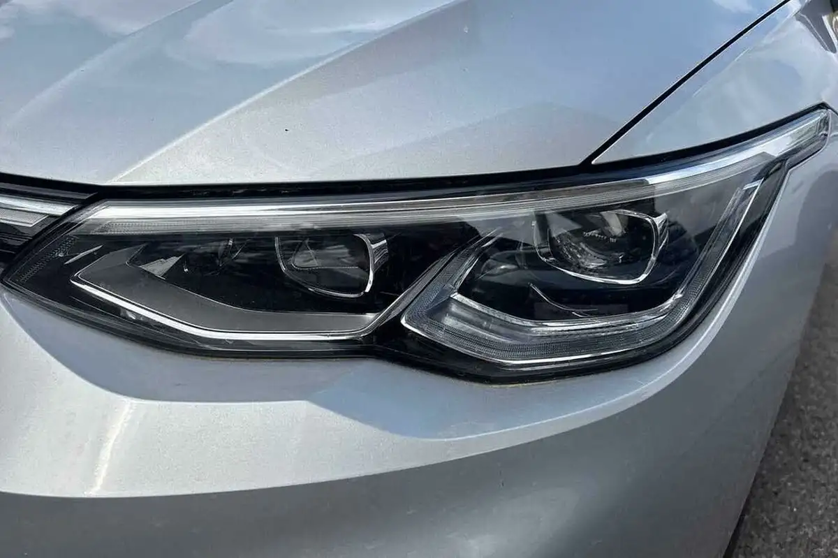 2022-volkswagen-golf-15-tsi-style-150ps-hatchback-big-17
