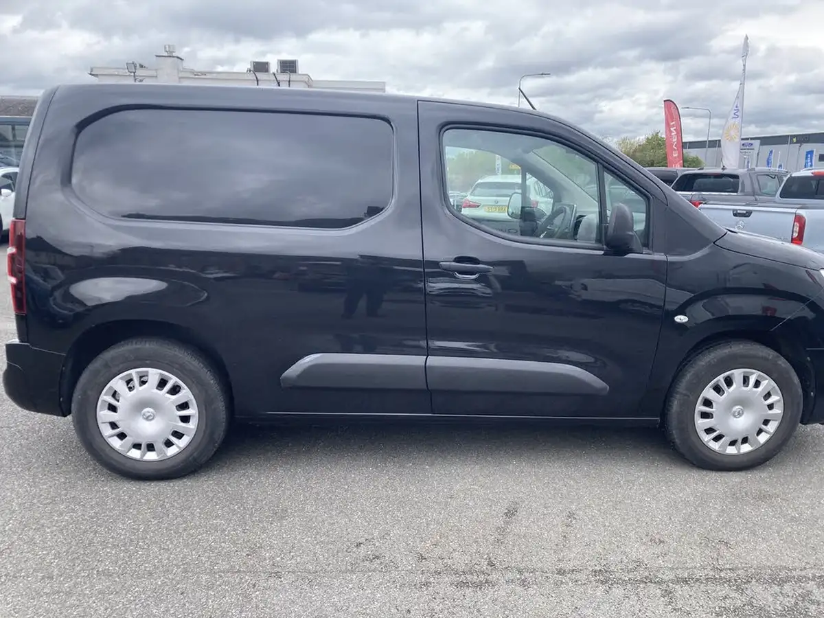 2021-vauxhall-combo-e-50kwh-sportive-2300-l2h1-big-9