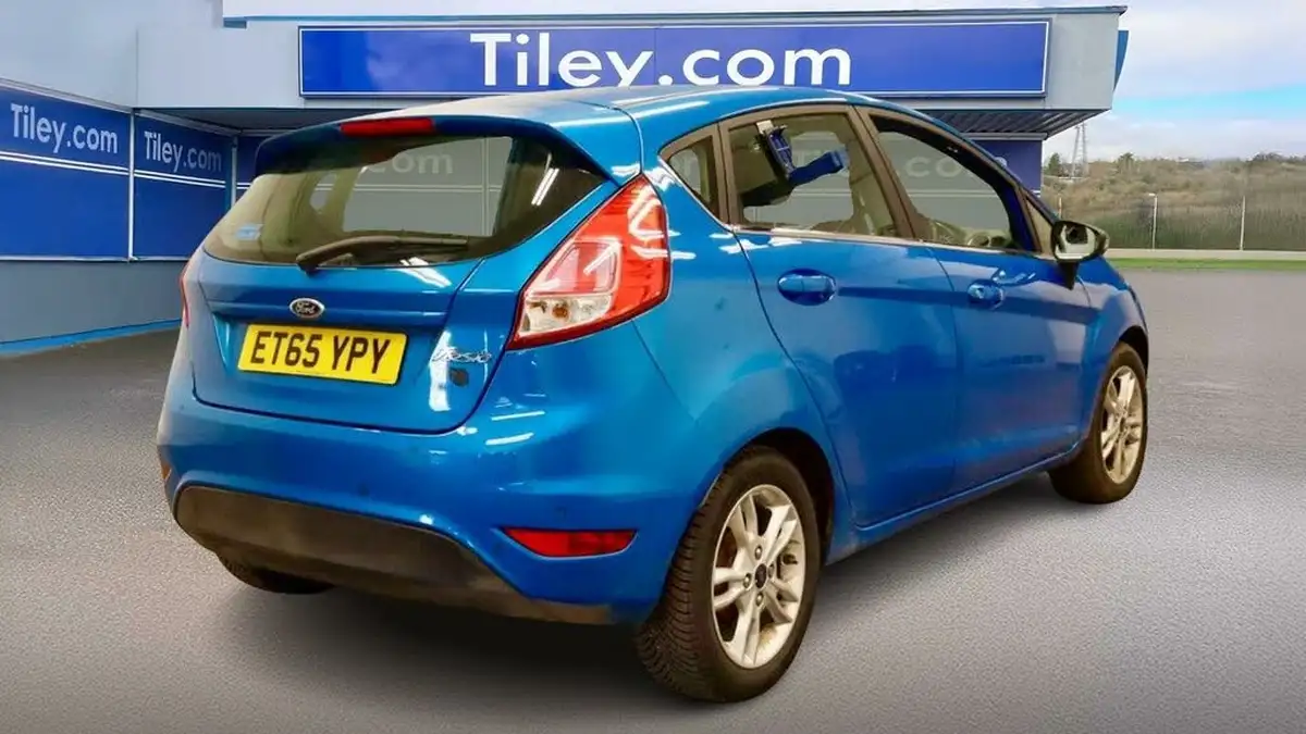 2016-ford-fiesta-125-zetec-5d-big-5