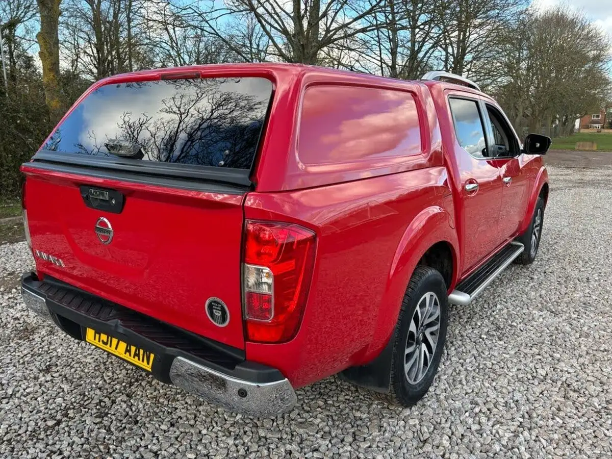 2017-nissan-navara-23dci-tekna-big-2