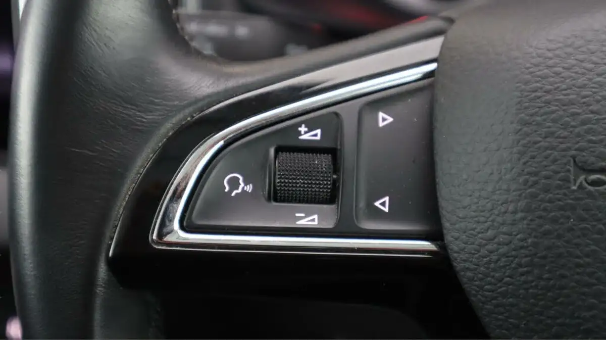 2018-skoda-karoq-20tdi-edition-big-23