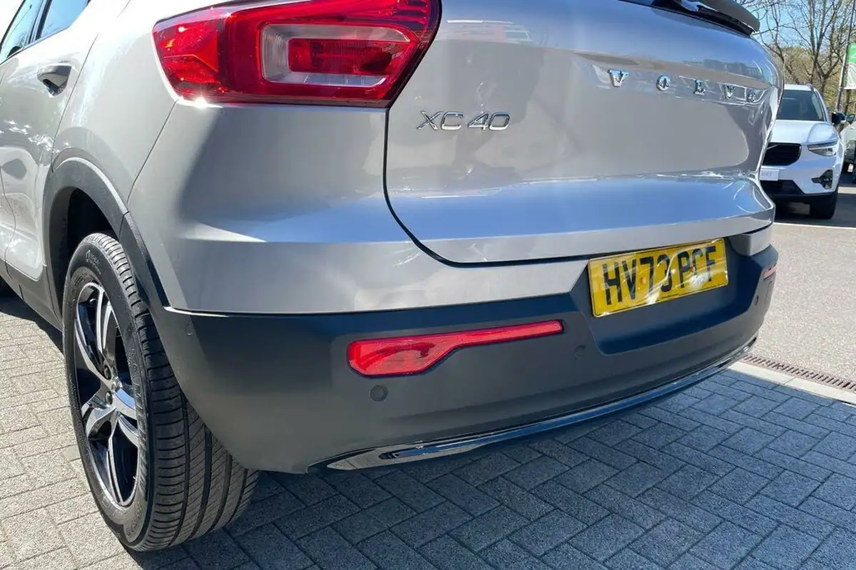 2023-volvo-xc40-20-b3-plus-big-16