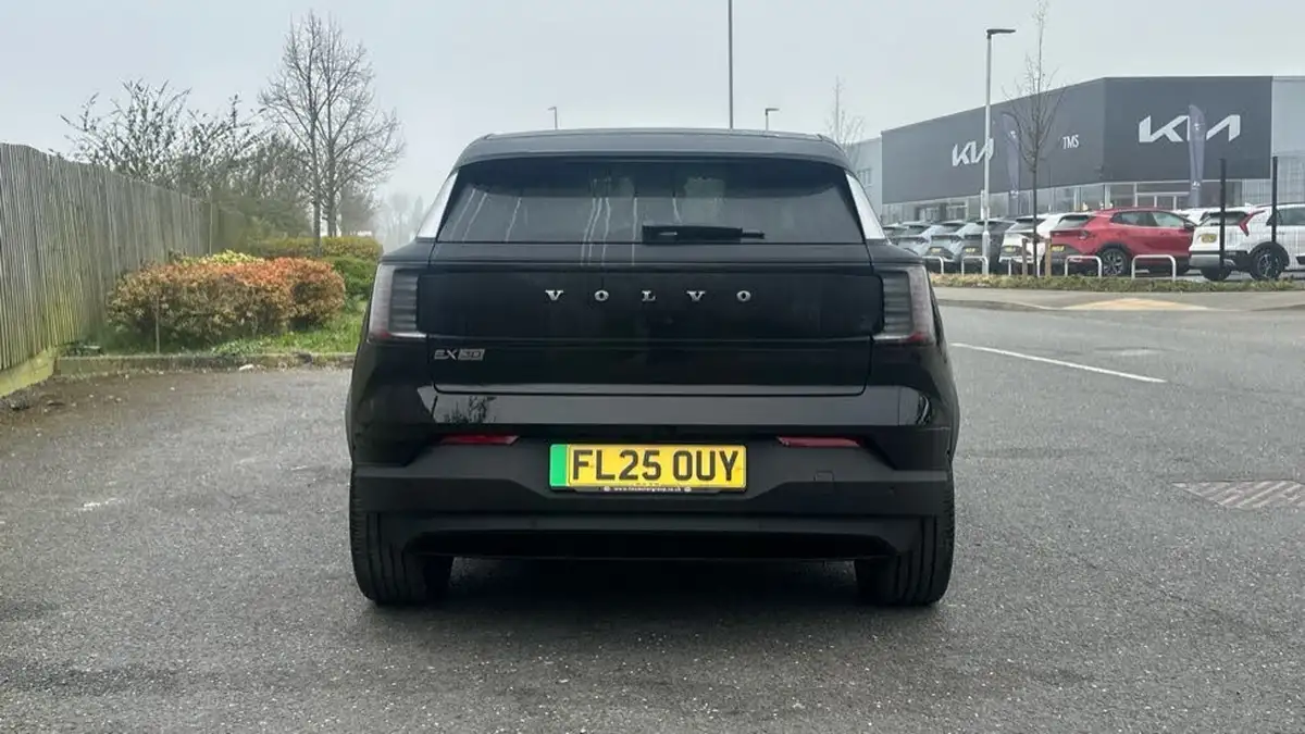 2025-volvo-ex30-e-single-motor-ultra-big-12