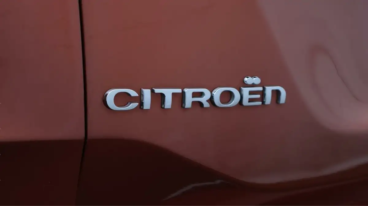 2022-citroen-c4-12-puretech-shine-plus-155ps-big-20