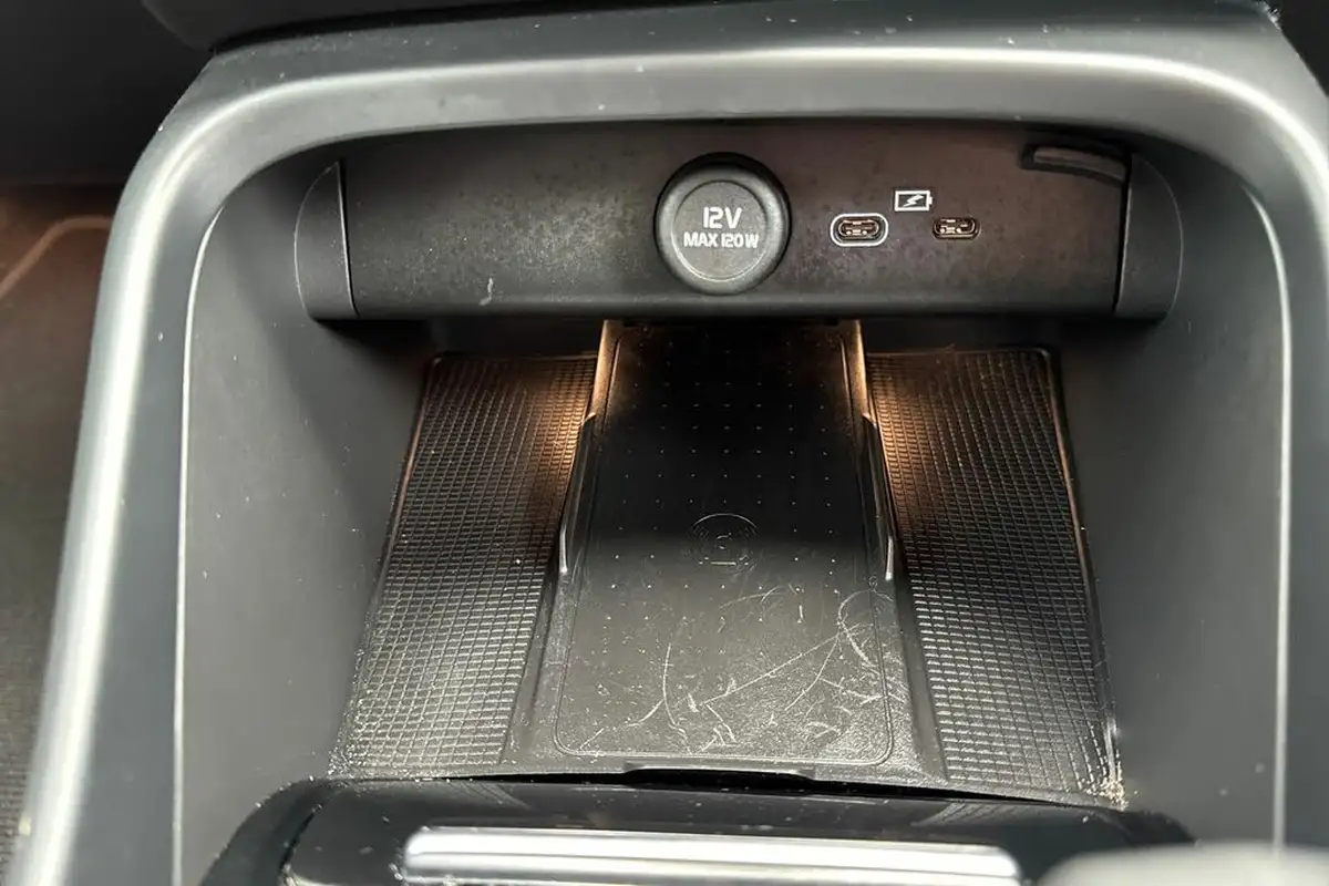 2022-volvo-xc40-e-recharge-plus-228bhp-big-27