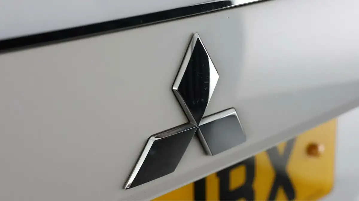 2017-mitsubishi-outlander-20-4hs-phev-5st-big-22