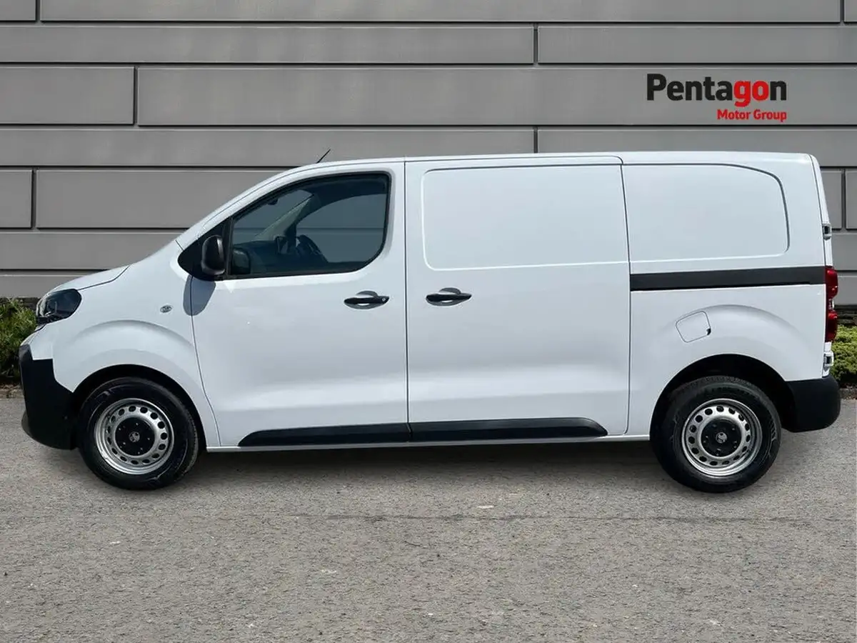 2025-vauxhall-vivaro-15td-prime-big-11