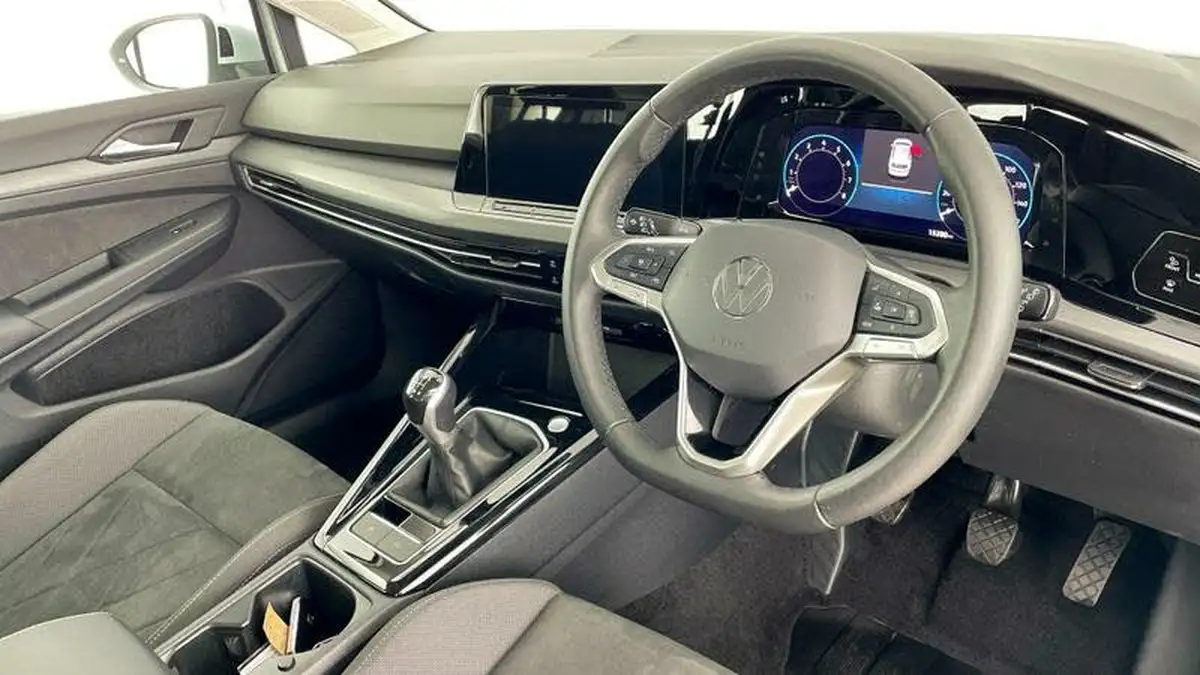 2024-volkswagen-golf-15-tsi-style-130ps-evo-hatchback-big-5