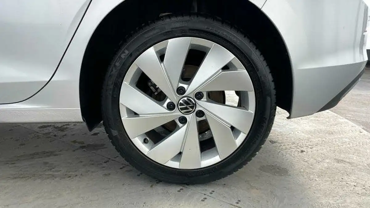 2024-volkswagen-golf-15-tsi-style-130ps-evo-hatchback-big-29