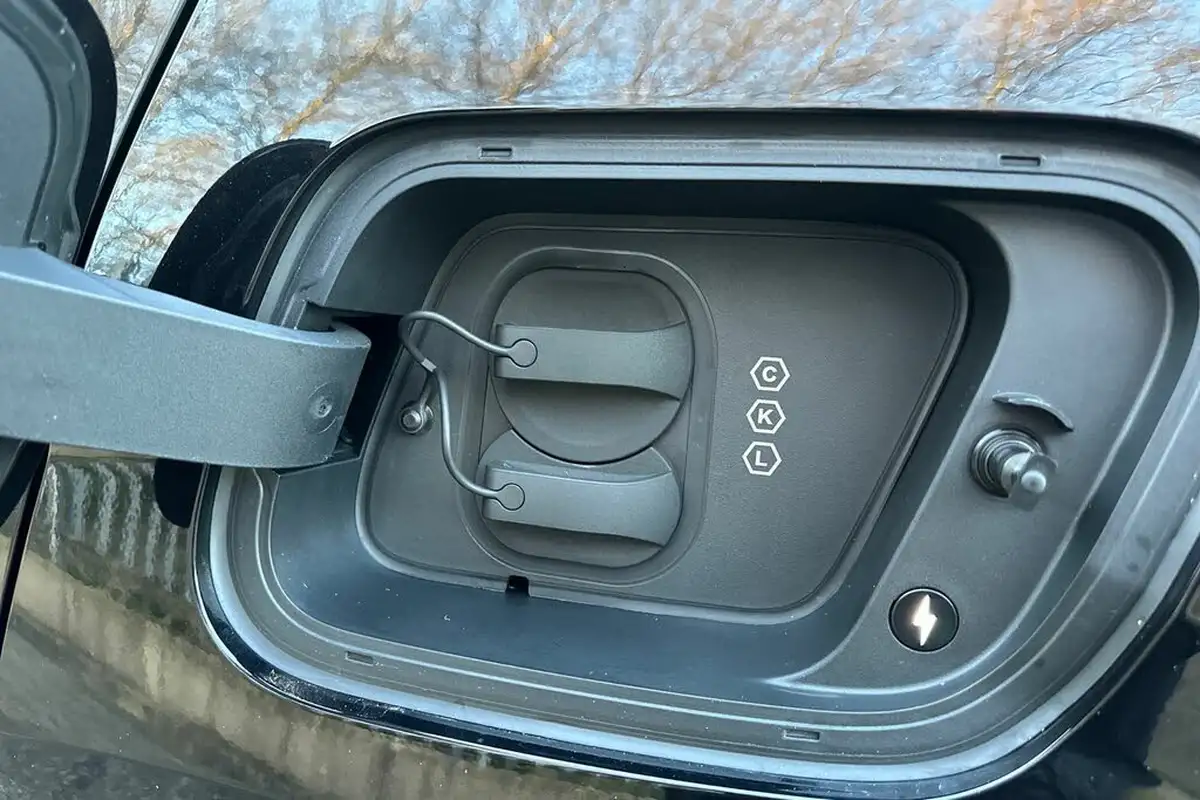 2024-volvo-ex30-e-single-motor-plus-extended-range-big-37