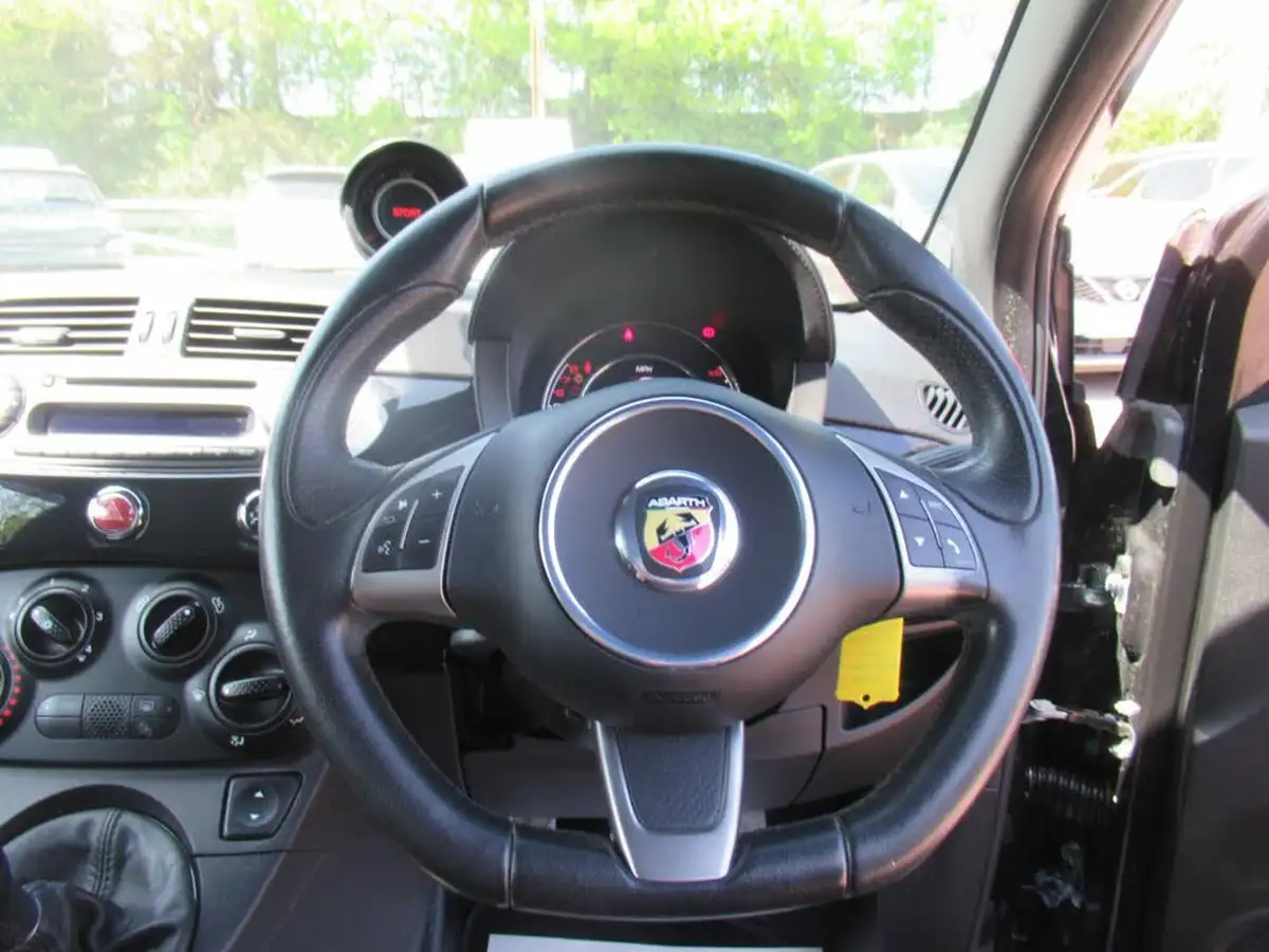 2015-abarth-500-14-tjet-595-trofeo-big-14